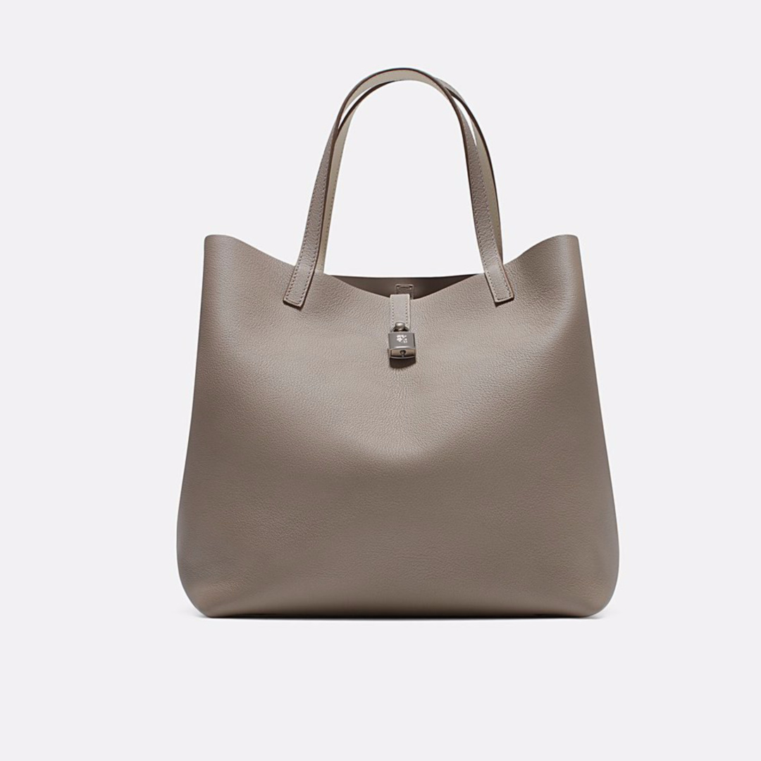 Meghan Markle Reveals Secret Carolina Herrera Handbag Collection